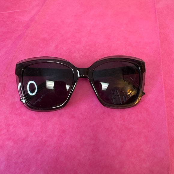 Black plastic frame with black tint. No case - Picture 1 of 2